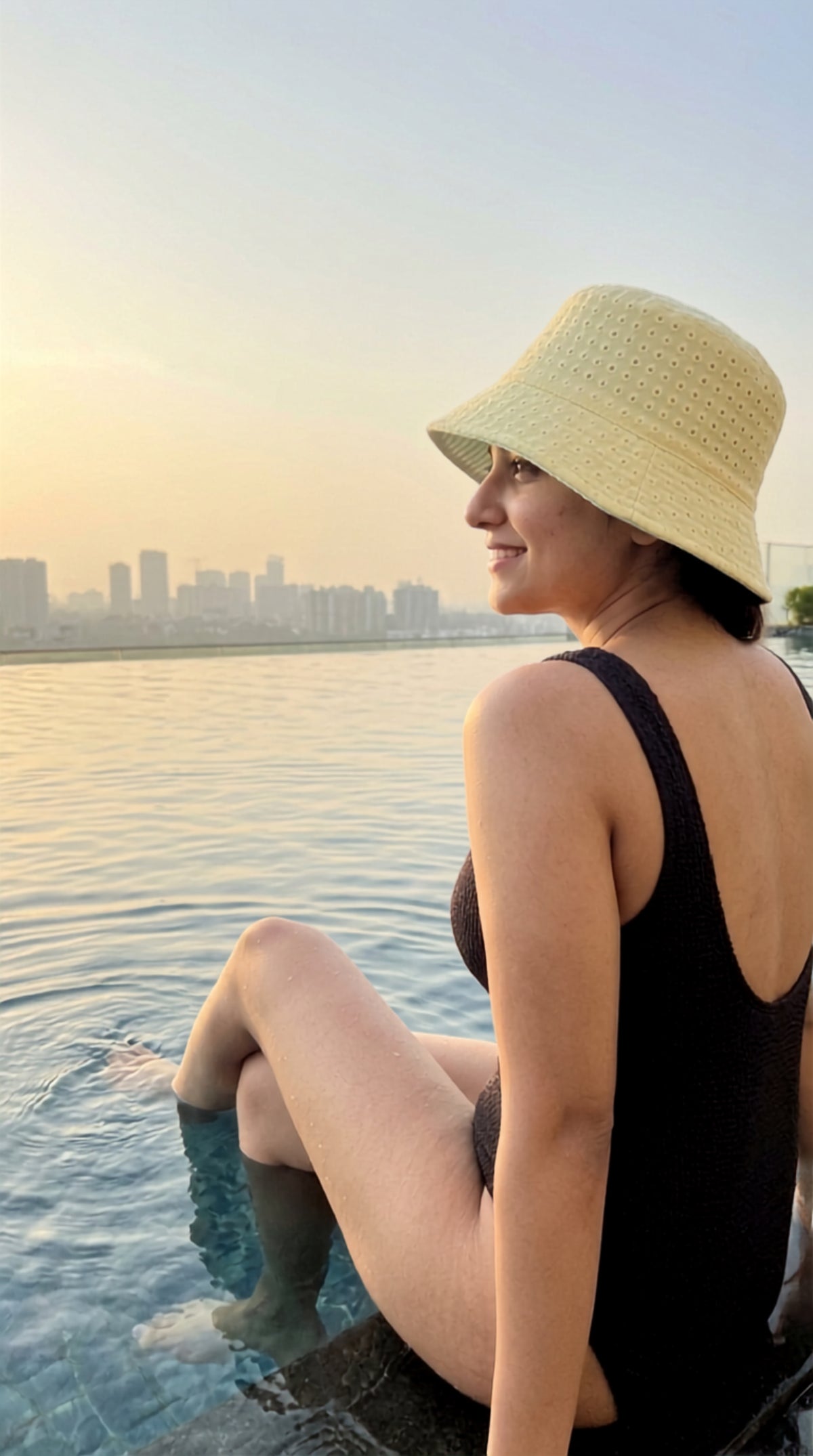 Schiffli Butter - Premium REVERSIBLE Hat